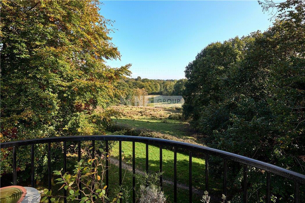 Квартира в Penfold Manor, High Street, Haslemere, Surrey, GU27