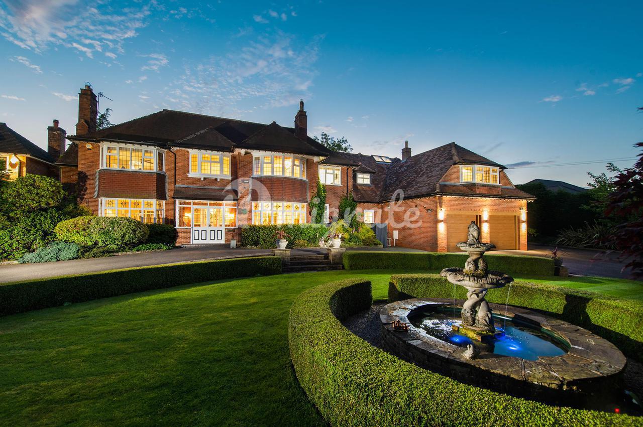 Вилла в Lovelace Avenue, Solihull, West Midlands, B91