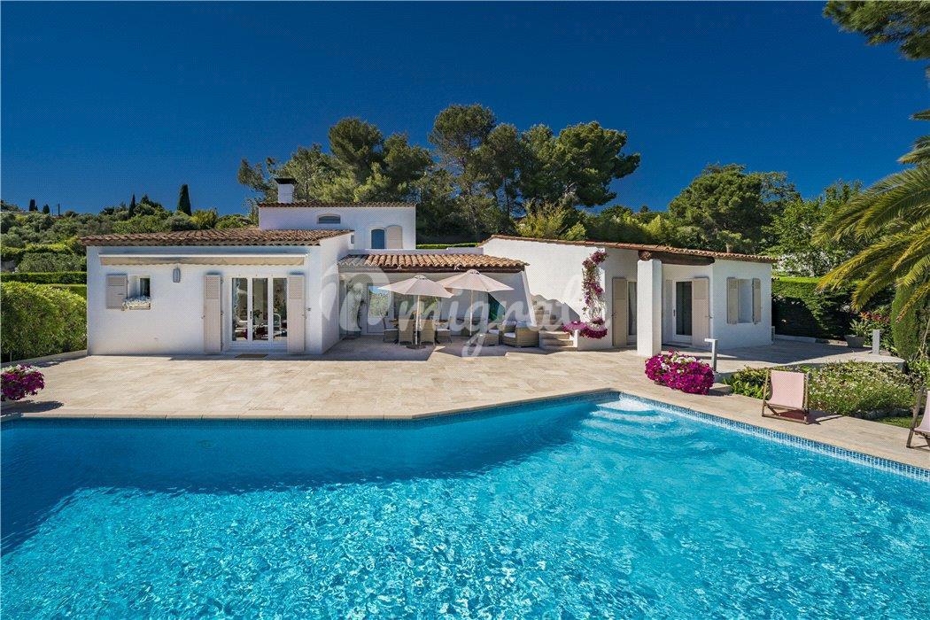 Вилла в Mougins, Alpes-Maritimes, Cote D