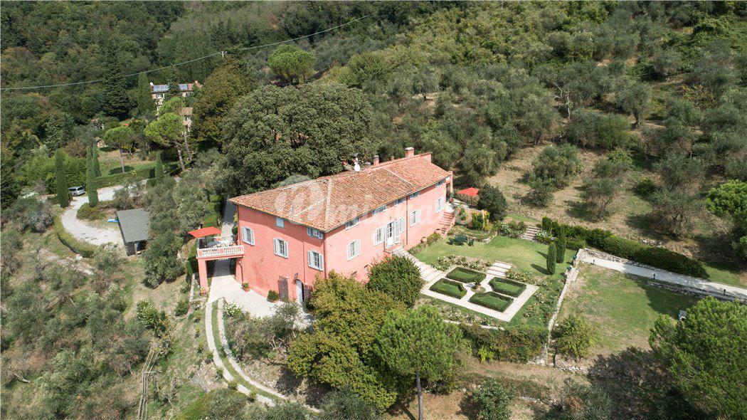 Живописное поместье в Лукке