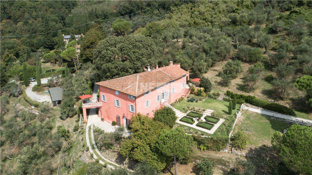 Живописное поместье в Лукке