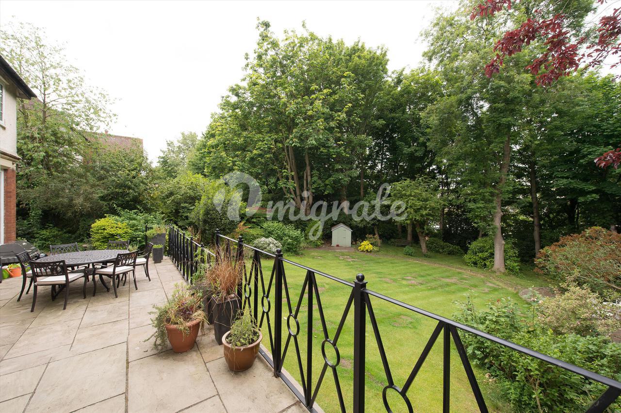 Вилла в Victoria Road, Harrogate, North Yorkshire, HG2