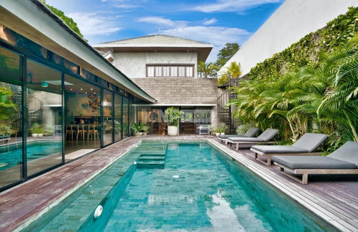 Striking design freehold villa walk to beach in Canggu
