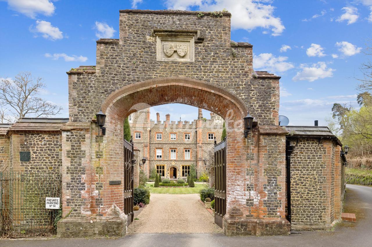 Апартамент в Albury Park Mansion, Albury Park, Albury, Guildford, GU5 9BB