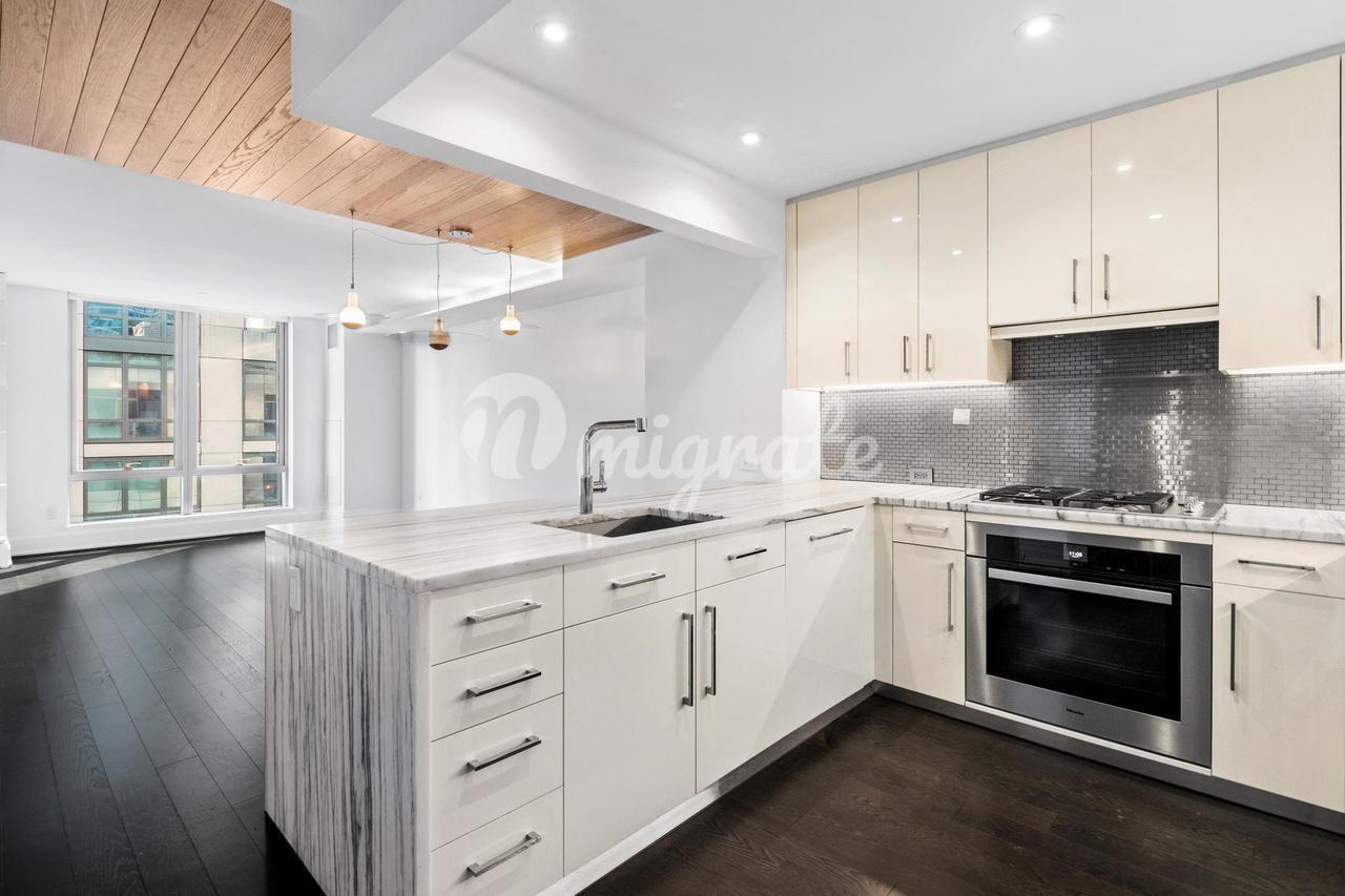 Кондоминиум в One Riverside Park, 50 RIVERSIDE BLVD, 7E - Lincoln Square, New York