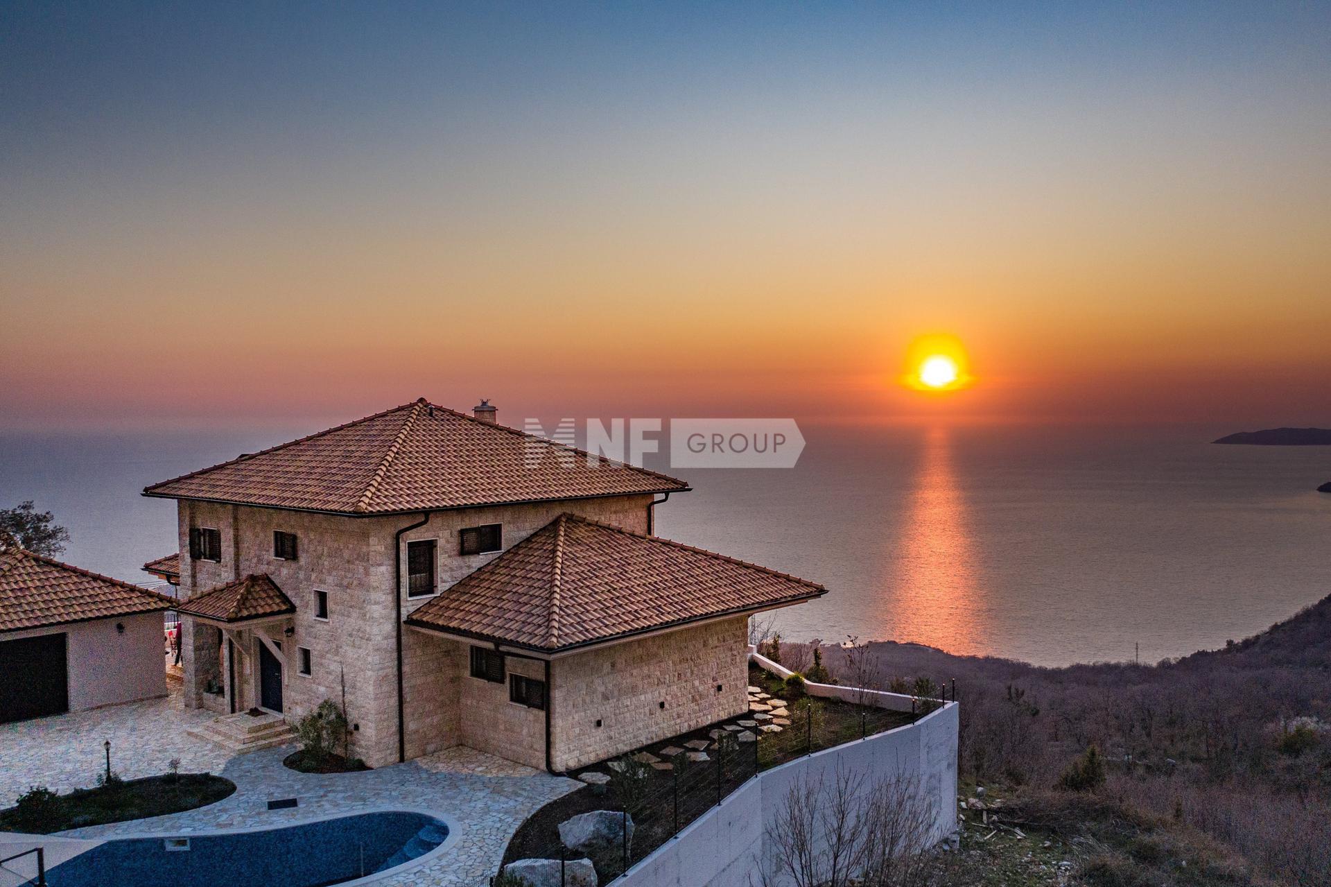 Вилла с панорамным видом на море в Тудоровичи (Villa with panoramic sea views in Tudorovichi)