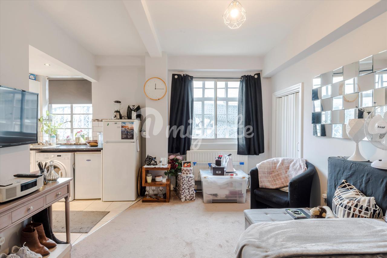 Квартира в Westbourne Court, Orsett Terrace, London, W2.