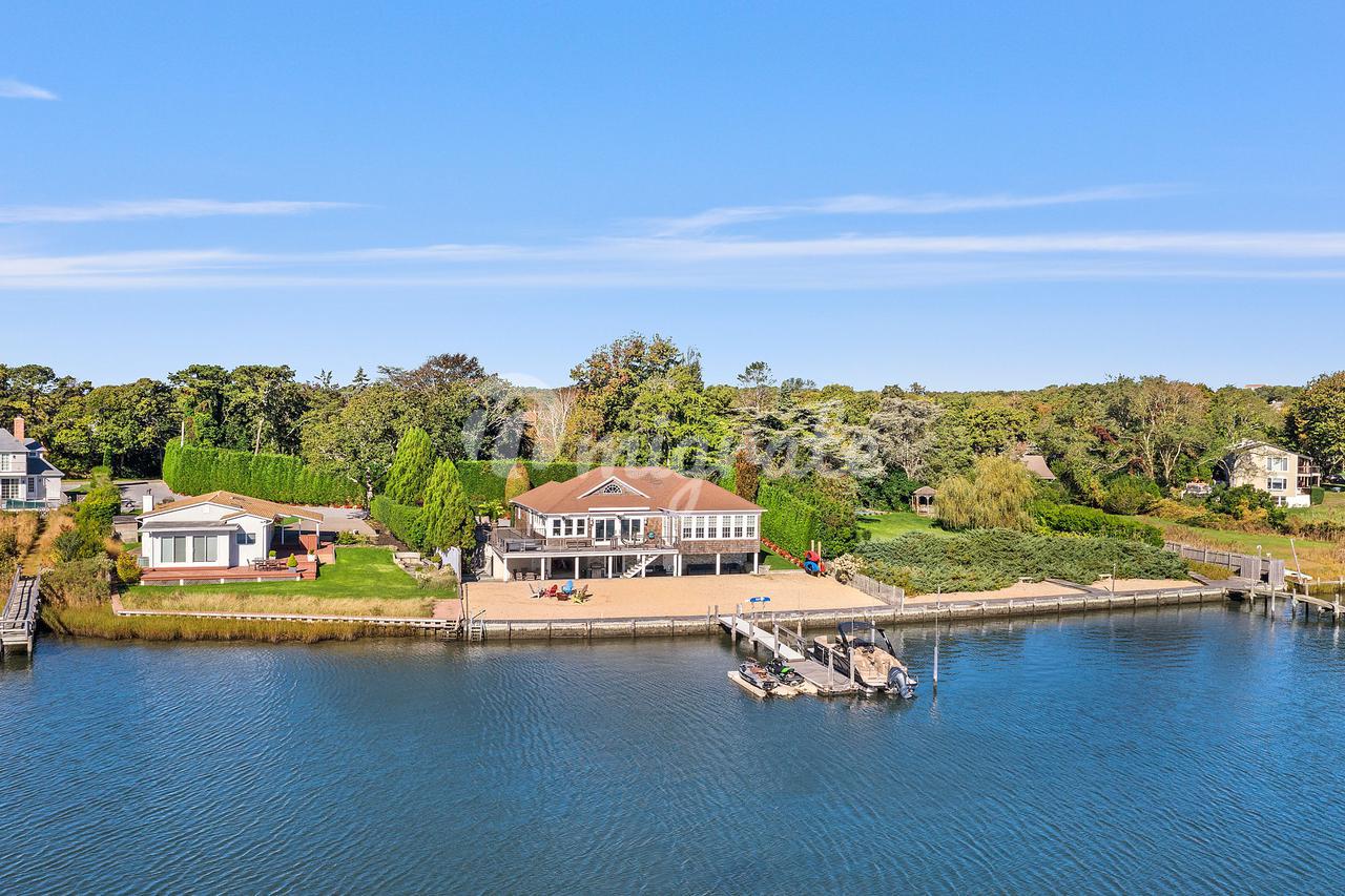 Вилла в 24 Far Pond Rd - Southampton South, New York