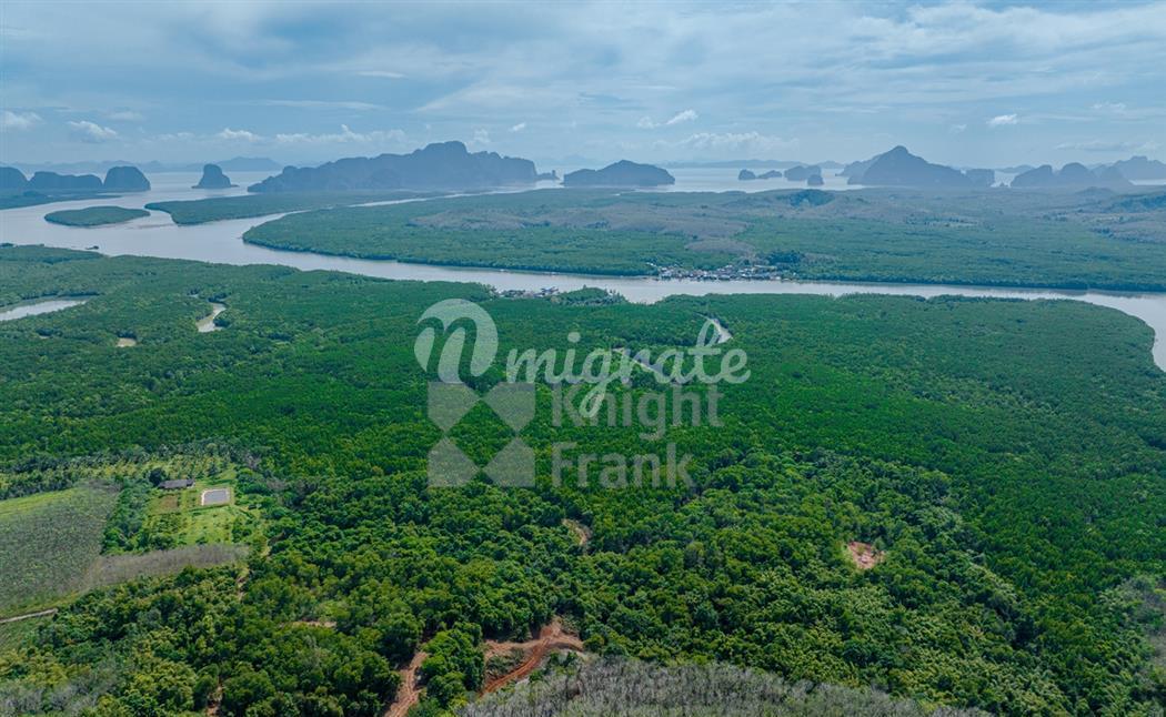 Земельный участок в Samchong Phang-Nga - Just 10 min to Phuket Island, 137600 sq.m