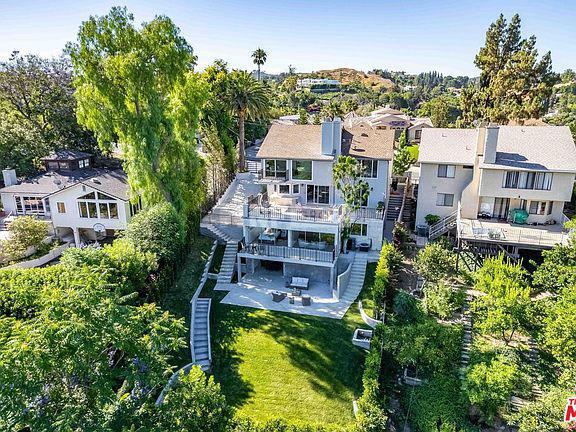 Роскошный дом в Вудленд-Хиллз, Лос-Анджелес (22745 Macfarlane Dr, Woodland Hills, CA 91364)