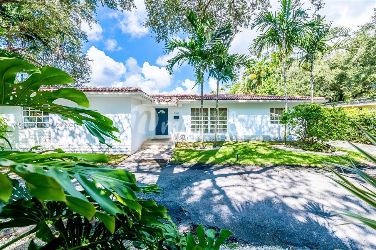 Вилла в 4160  Bay Point Rd  - Miami, Florida