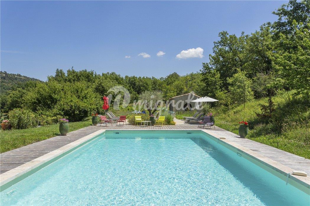 Поместье в Cereste, Vaucluse, Provence