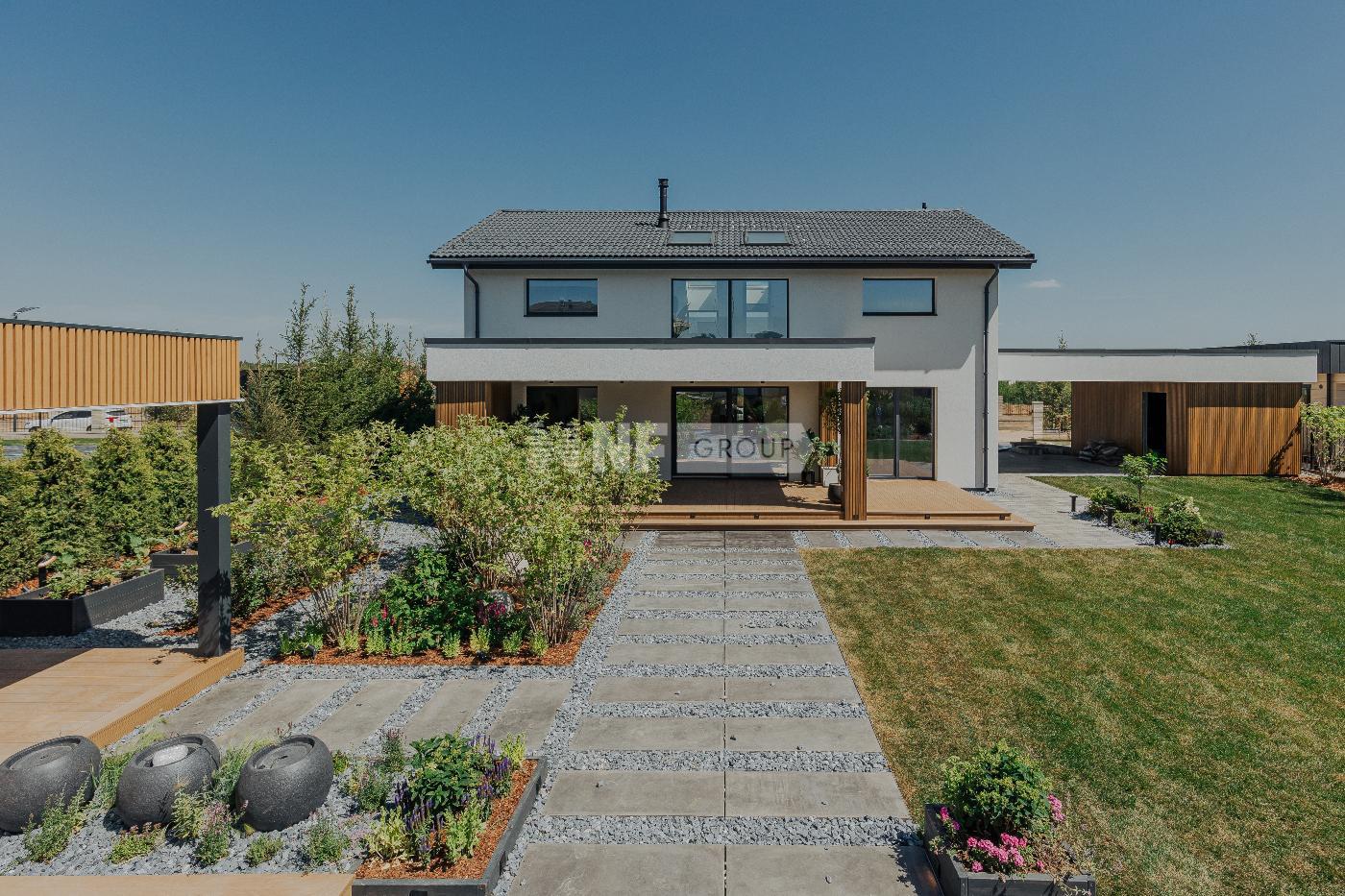 «Павловы Озера» (Pavlovy Ozera)