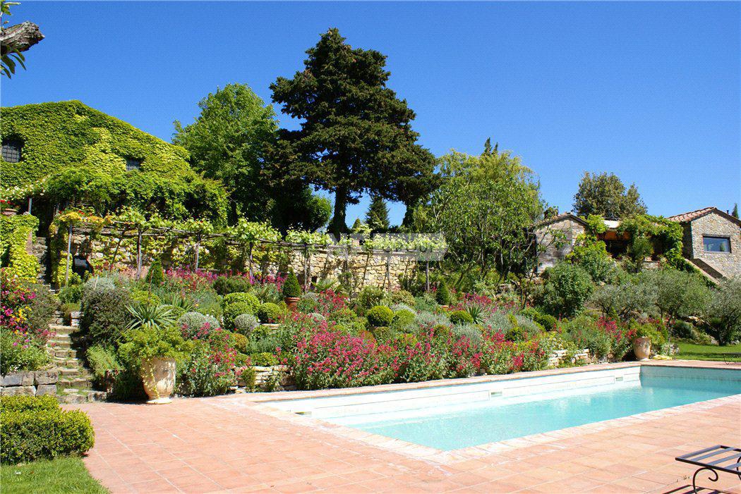 Поместье с живописными видами в Тоскане