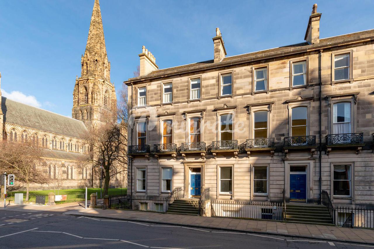 Квартира в Palmerston Place, Edinburgh, EH12