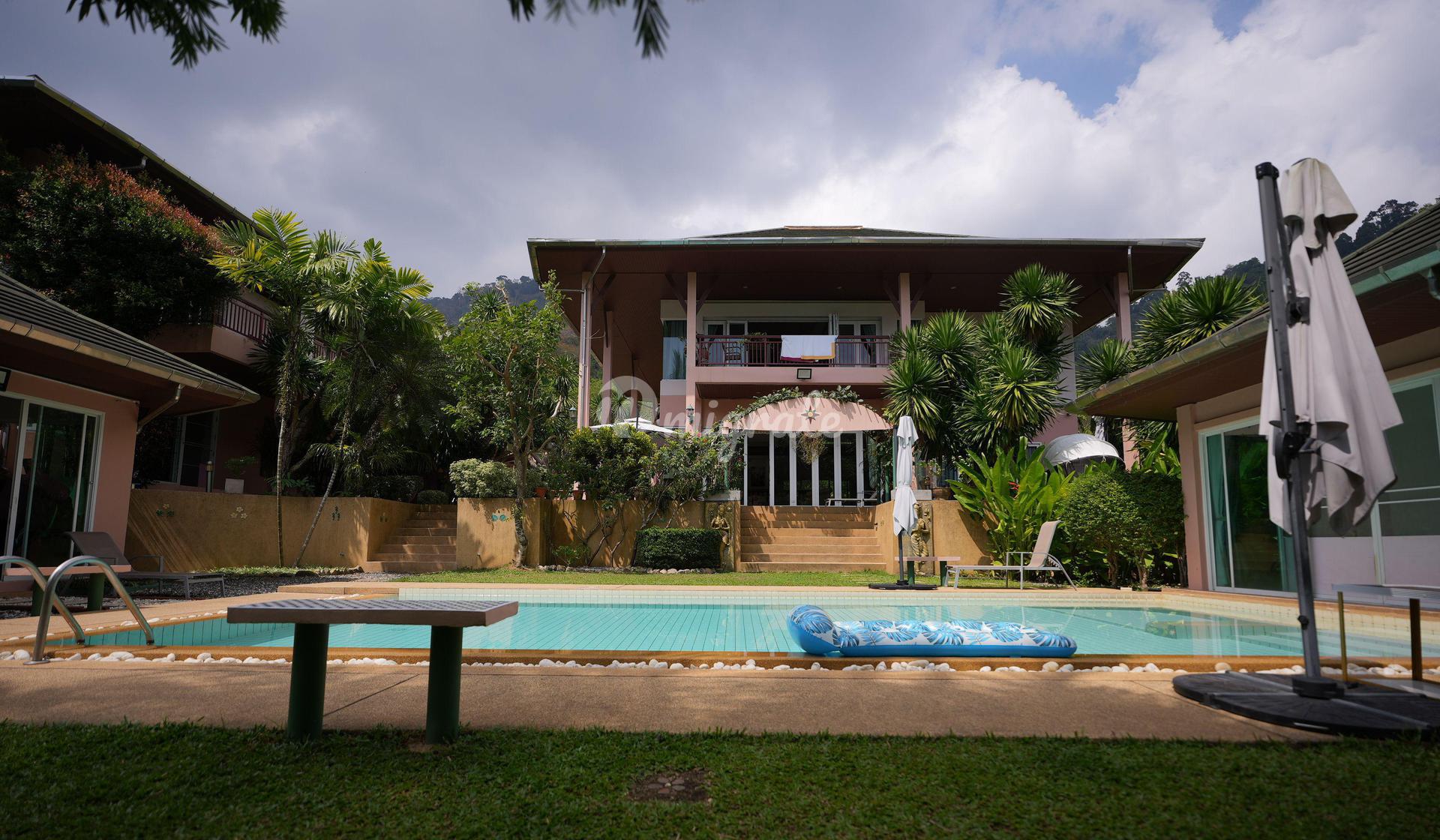 7 спален Дом на продажу (Unique Huge Villa in Kathu for Sale)