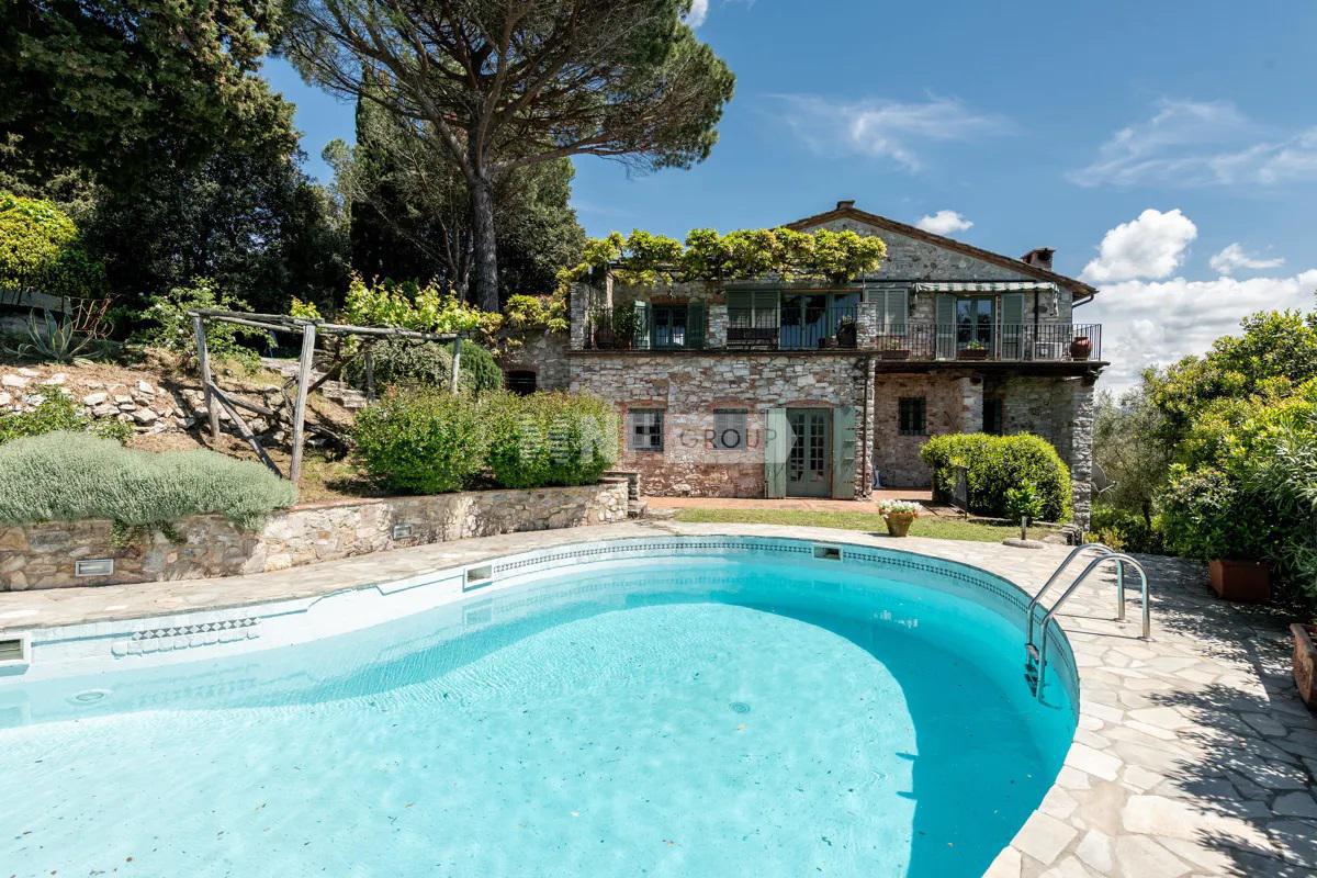 Вилла на холмах (rsi012011637)