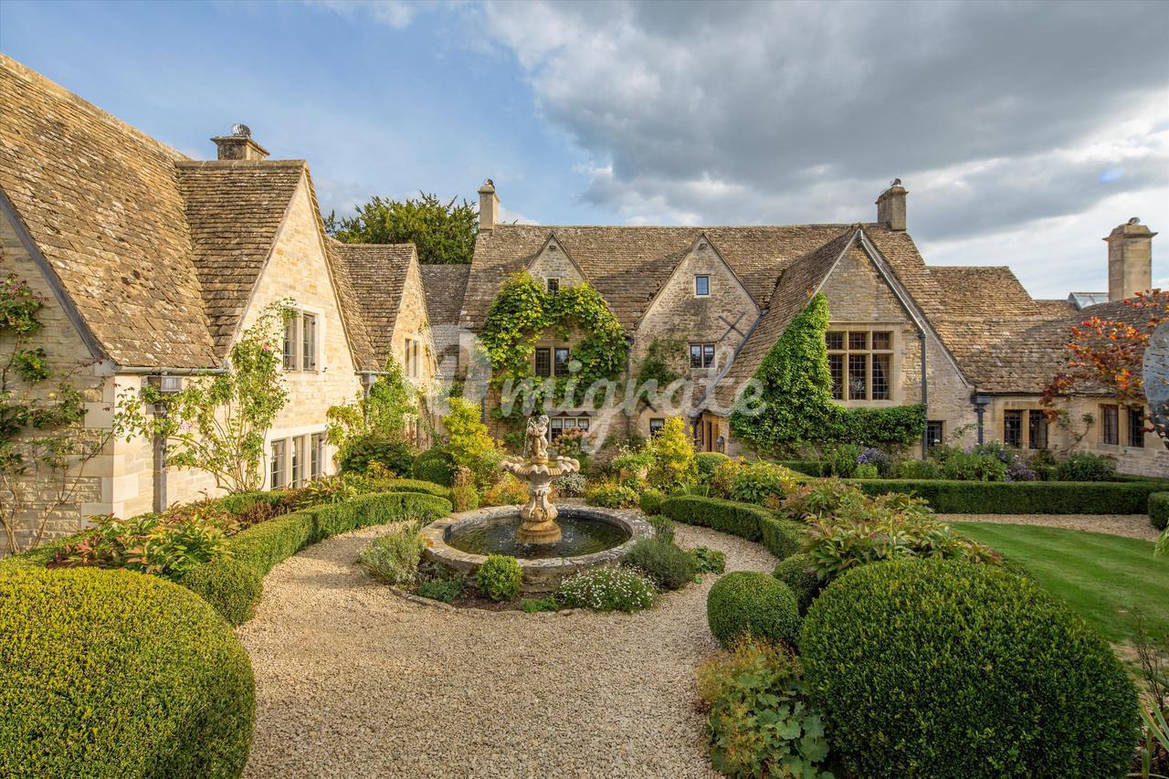 Продажа - Вилла в Waterlane, Oakridge, Stroud, Gloucestershire, GL6 -  Stroud в Великобритании, цена € 11 328 938 | KF.expert