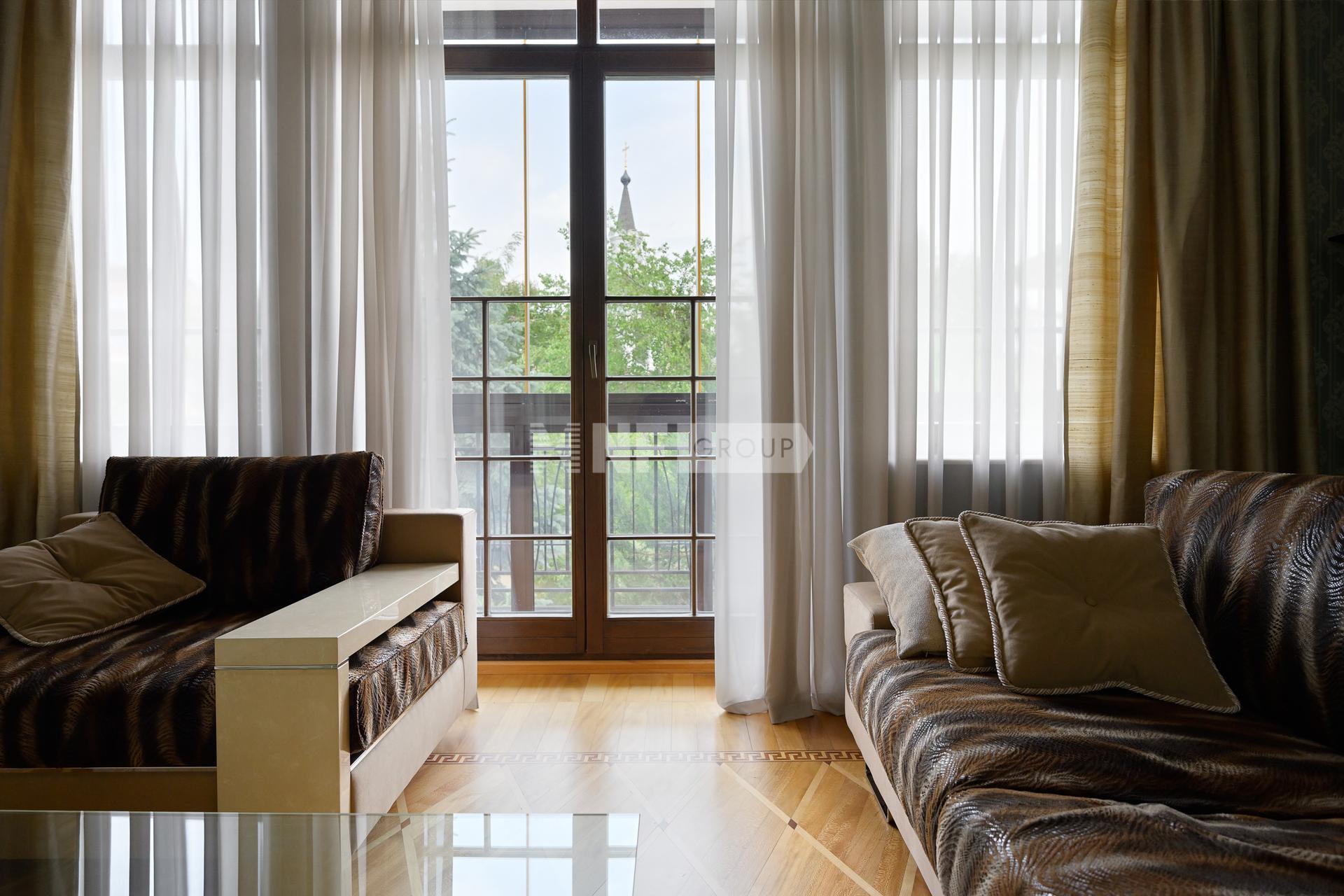 «Три тополя» (Три тополя)