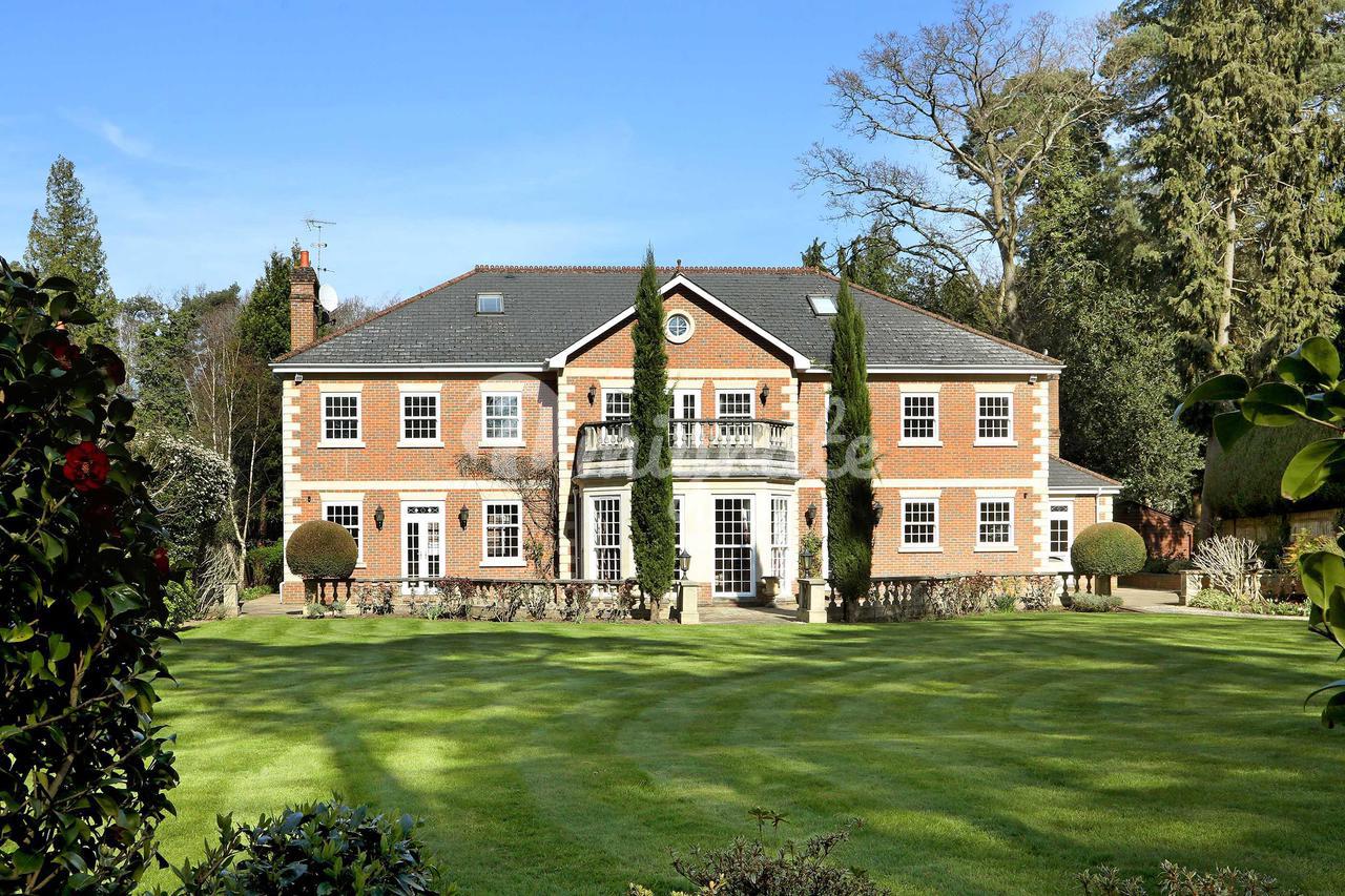 Вилла в Brockenhurst Road, Ascot, Berkshire, SL5