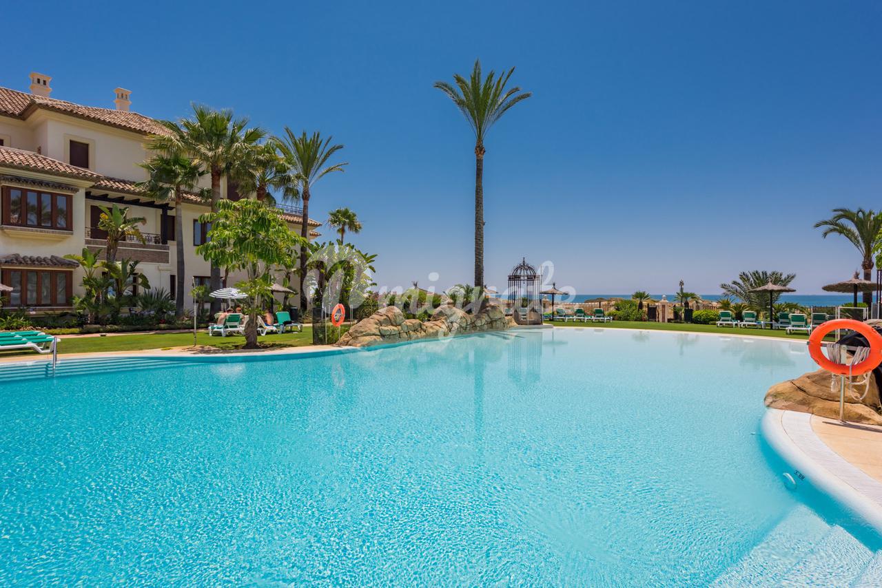 Апартамент в Los Monteros Playa, Marbella, Malaga