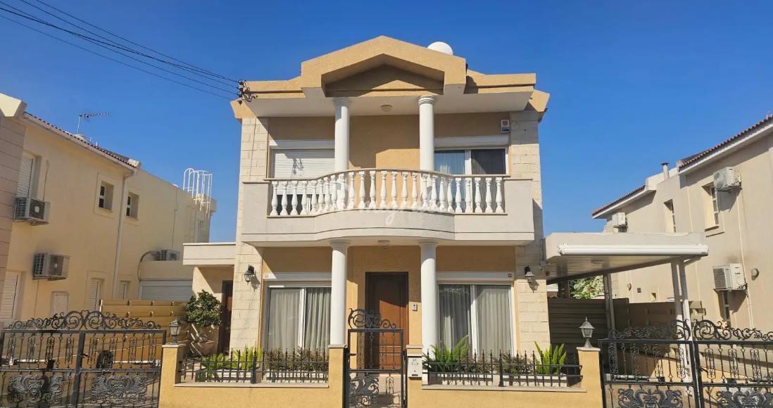 Вилла с 3 спальнями в Агиос Афанасиос
 (3-Bedroom Villa in Agios Athanasios)