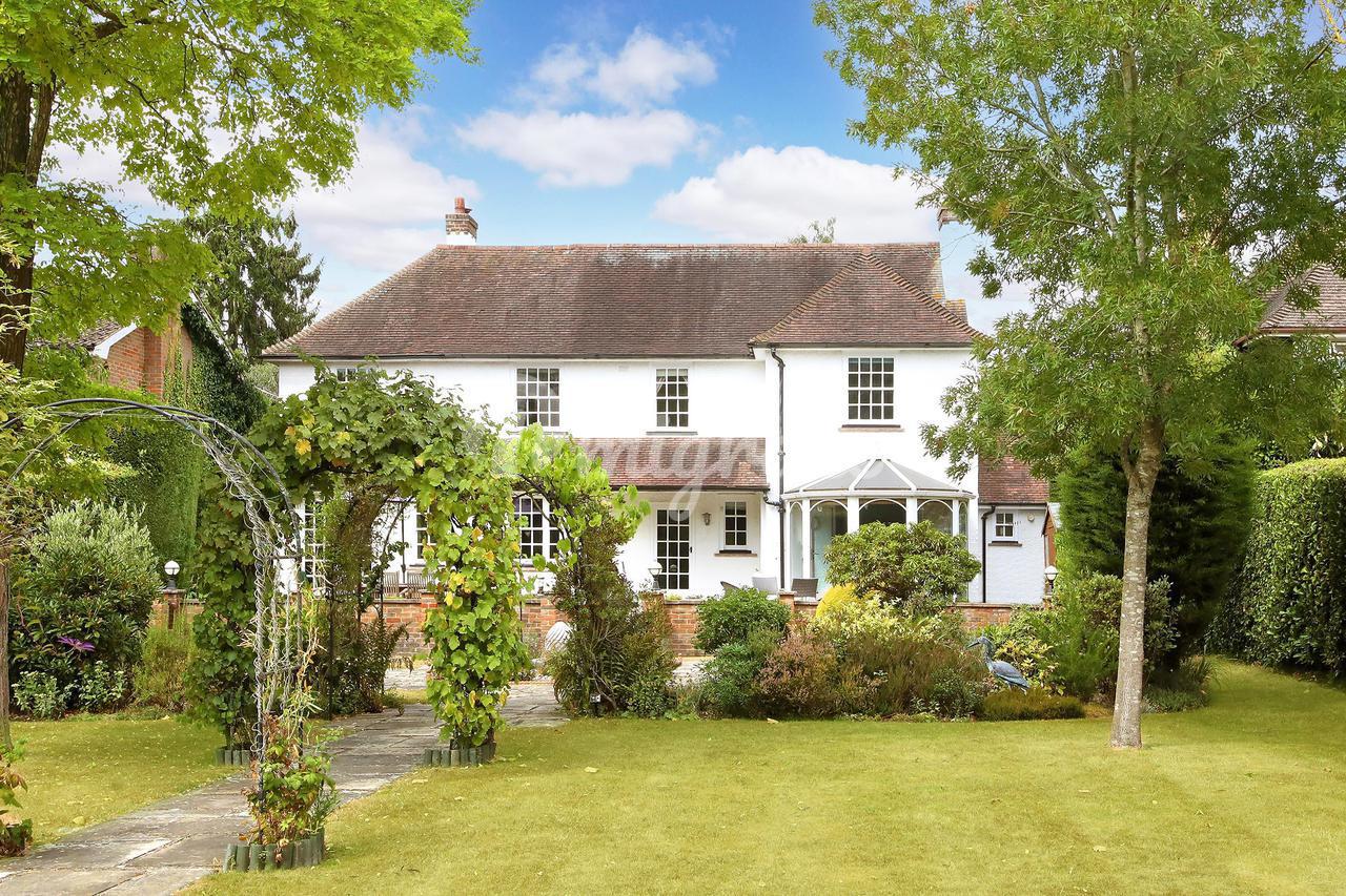 Вилла в Ledborough Lane, Beaconsfield, HP9