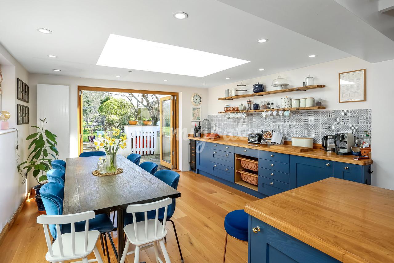 Вилла в East Stratton, Winchester, Hampshire, SO21