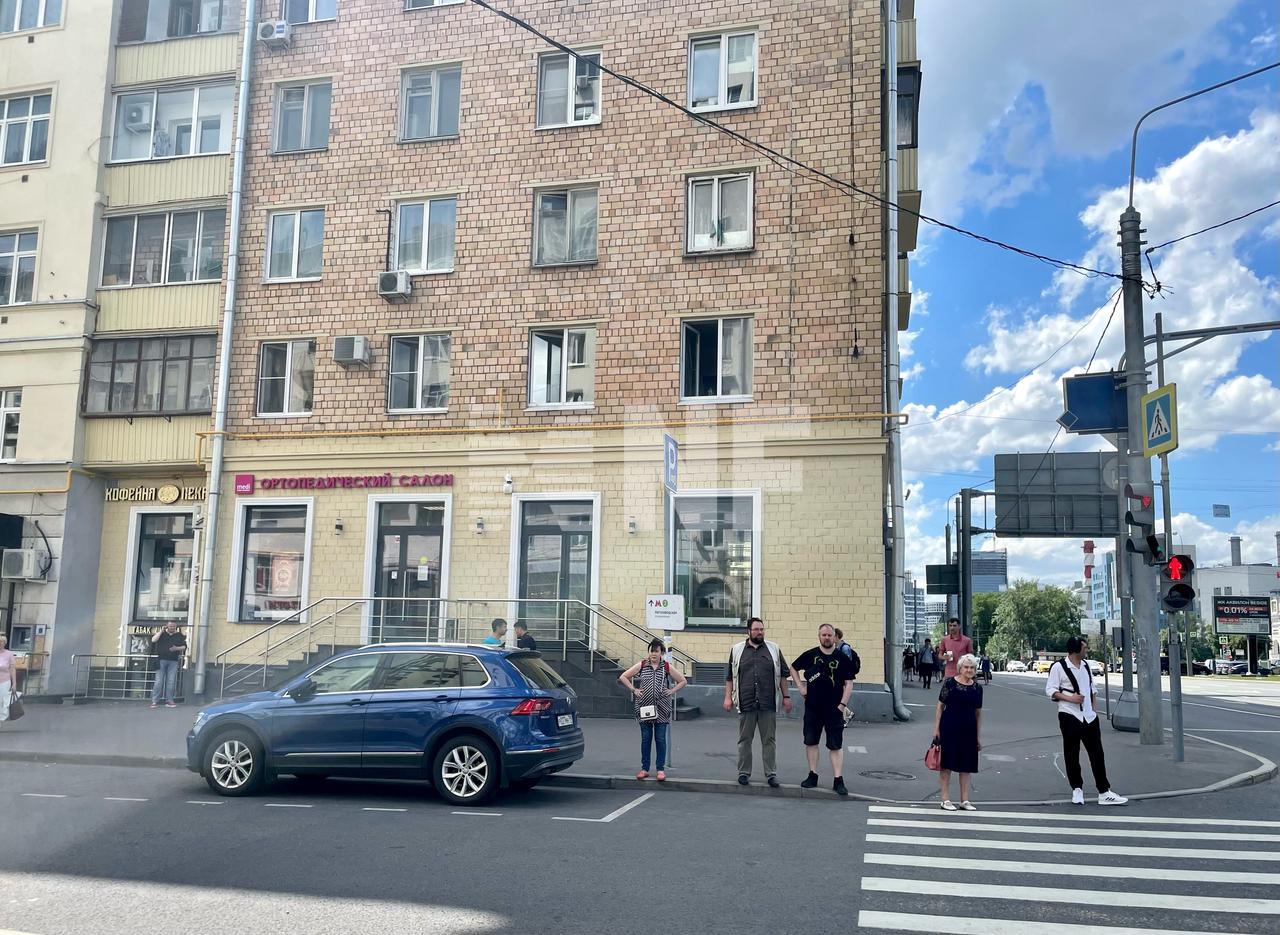 Торговое помещение 62.0 м² рядом с метро Автозаводская, Автозаводская ул.,  д. 11 - продажа без посредников