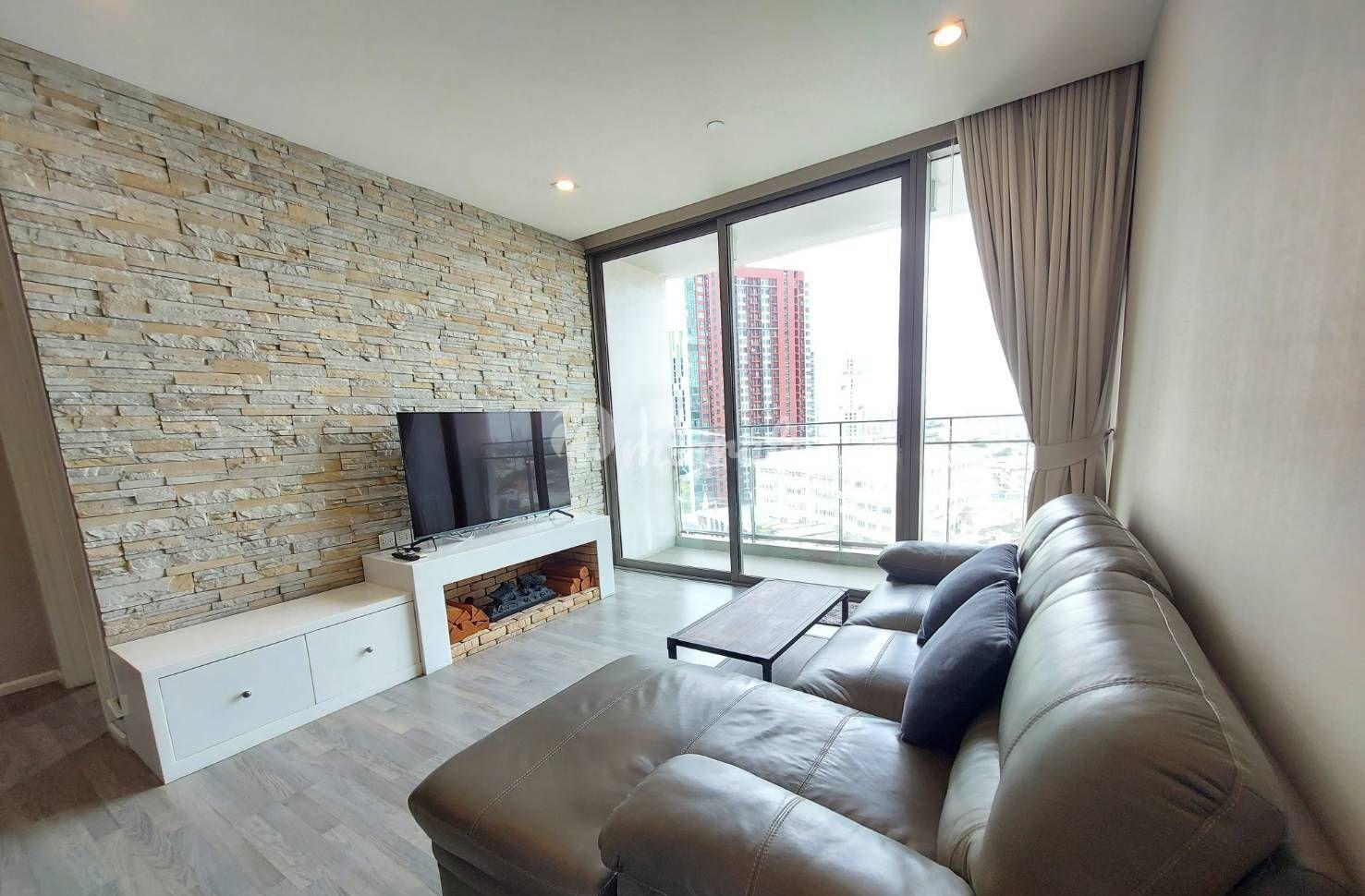 2 спален Кондо на продажу в The Room Sukhumvit 69 (The Room Sukhumvit 69)