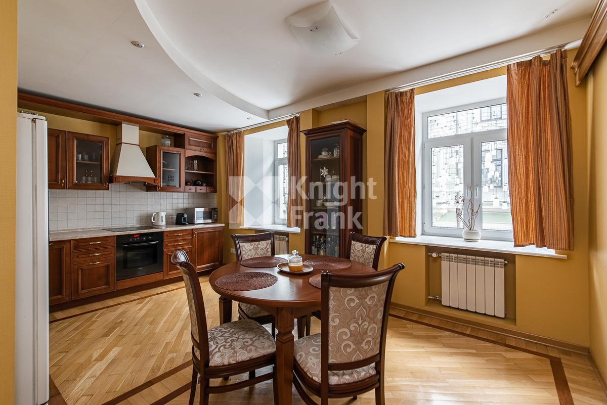 Квартира 🏠 165 м² 3 комнаты в ЖК Клубный дом Столешников переулок, 9стр1,  цена 170 000 руб. в месяц | Лот al41629