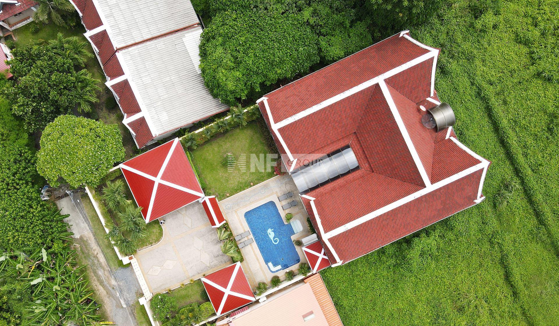 Villa Felicity 4.5 Bedrooms for Sale in Phuket
