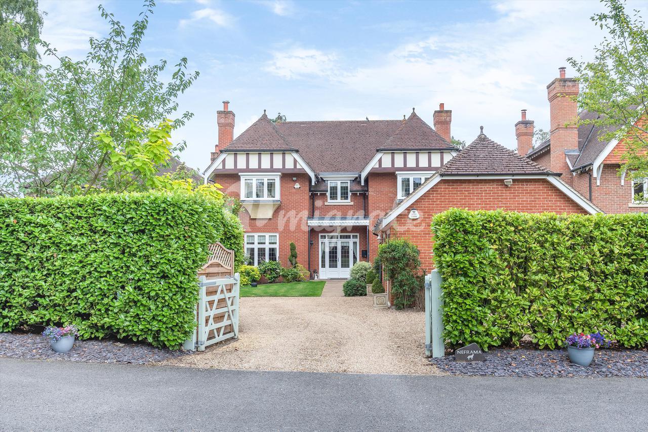 Вилла в Sandhurst Road, Finchampstead, Wokingham, Berkshire, RG40