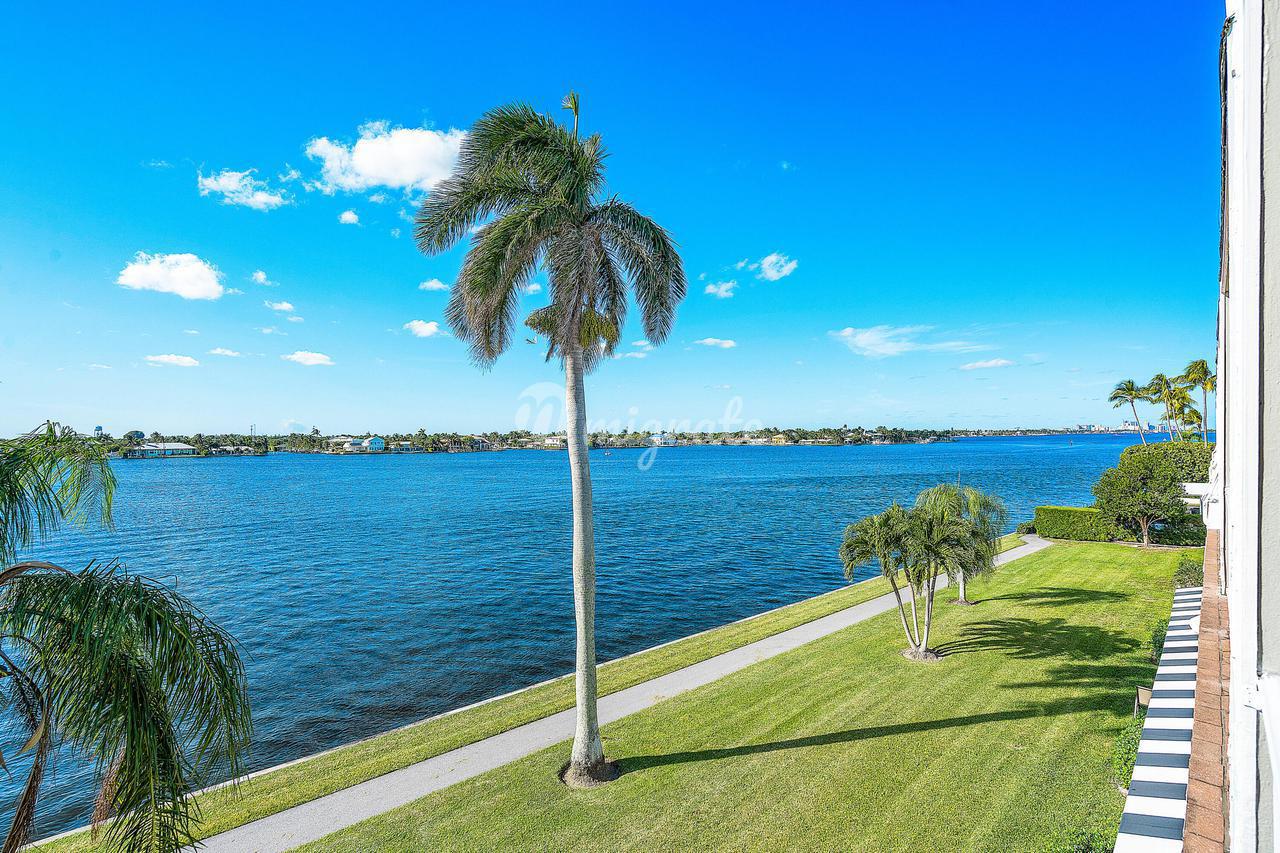 Кондоминиум в 2160 Ibis Isle Road, 9 - Palm Beach, Florida