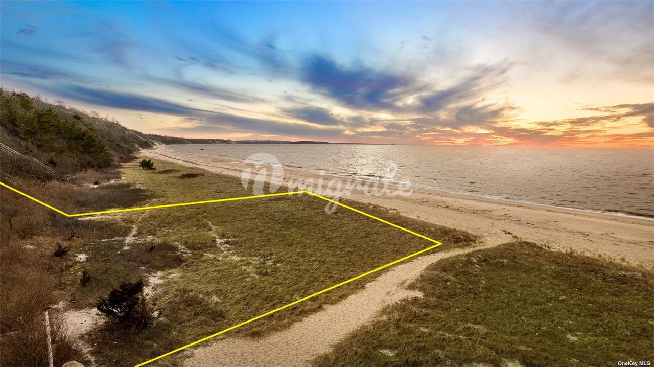 Земельный участок в 1940 Central Drive - Mattituck, New York