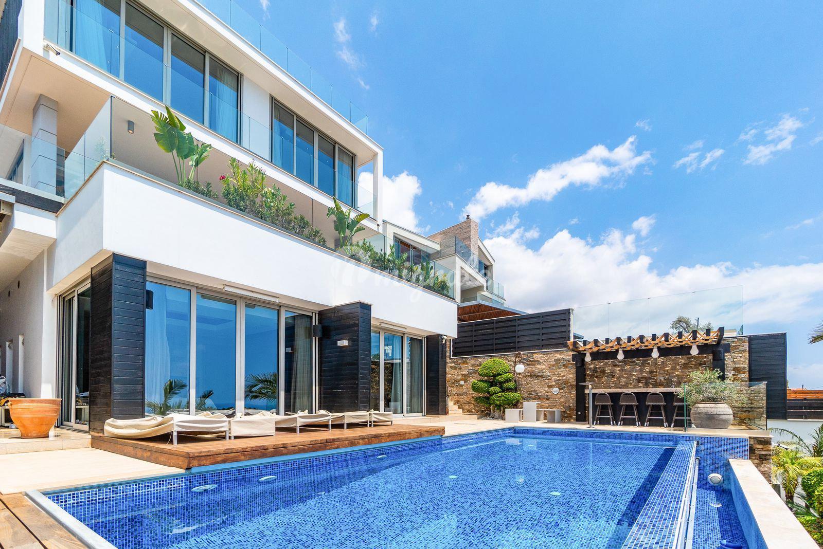 Дом с 5+1 спальней в Агия Варвара, Лимассол
 (5+1 Bedroom House in Agia Varvara, Limassol)