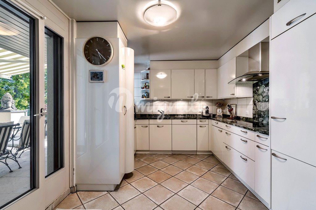 Апартамент в Conches, Geneva