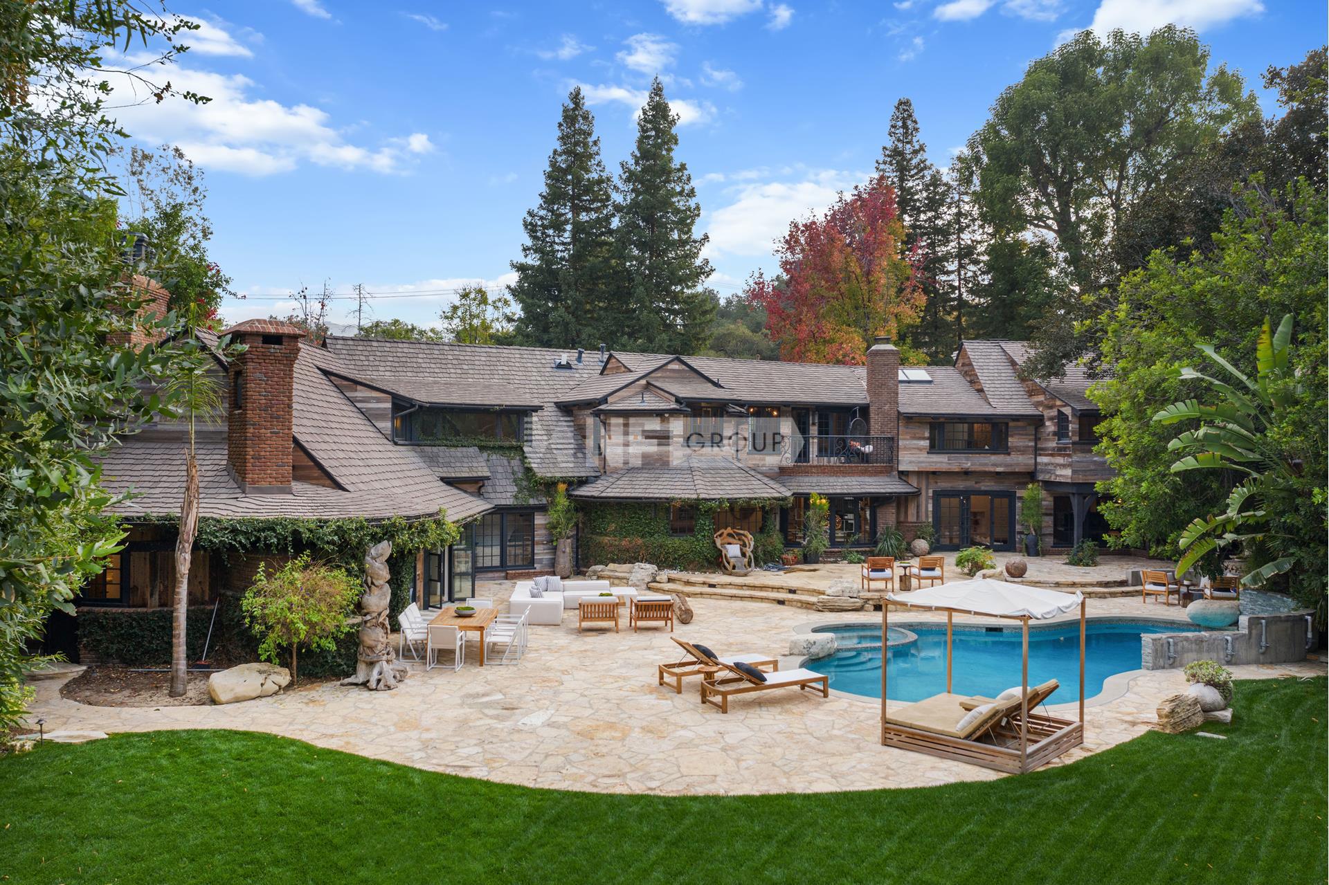 Вилла в 4546 White Oak Ave - Encino, California