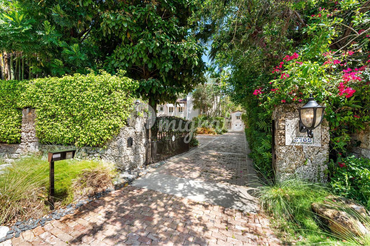 Вилла в 3769  Stewart Ave  - Miami, Florida