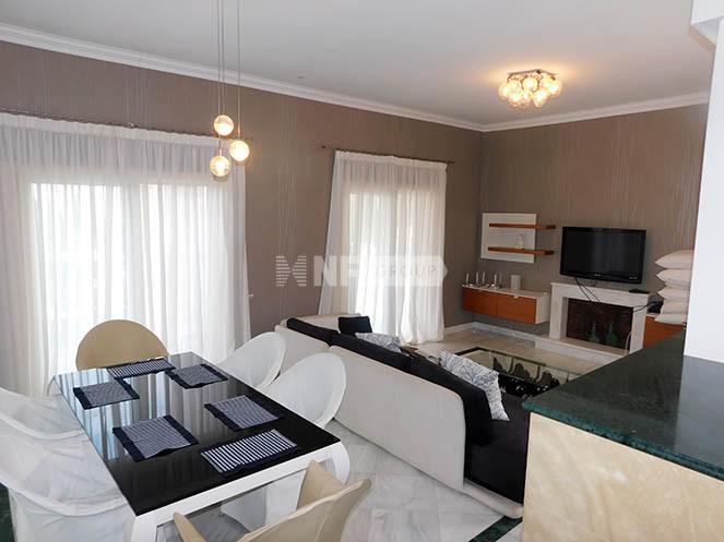 Дом на побережье  Лачи