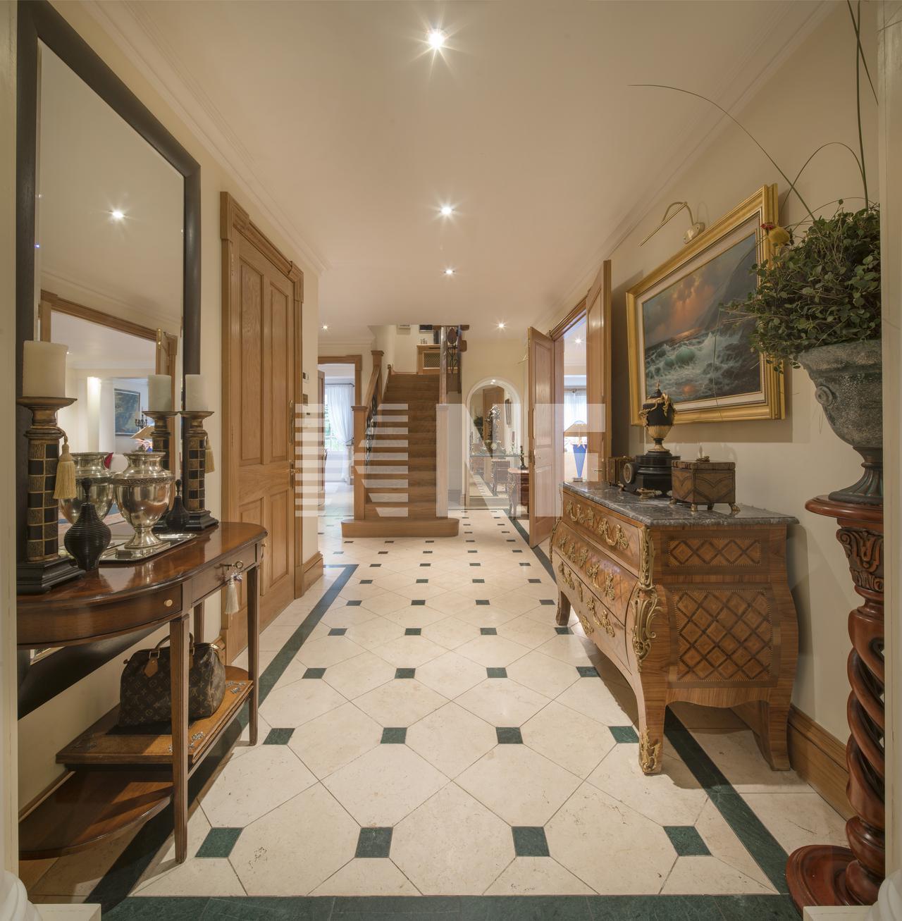 Продажа Вилла в Stormont Road, London, N6 в Лондоне в