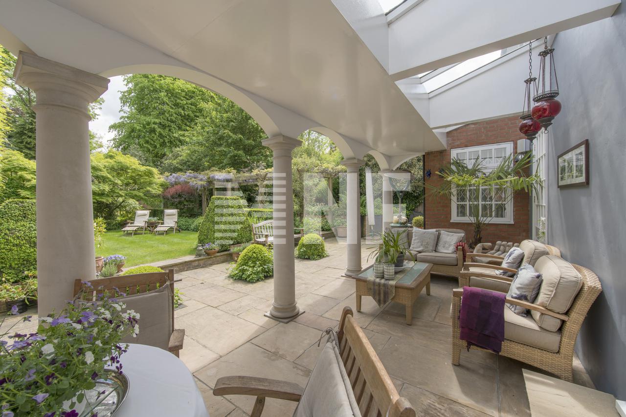 Продажа Вилла в Stormont Road, London, N6 в Лондоне в