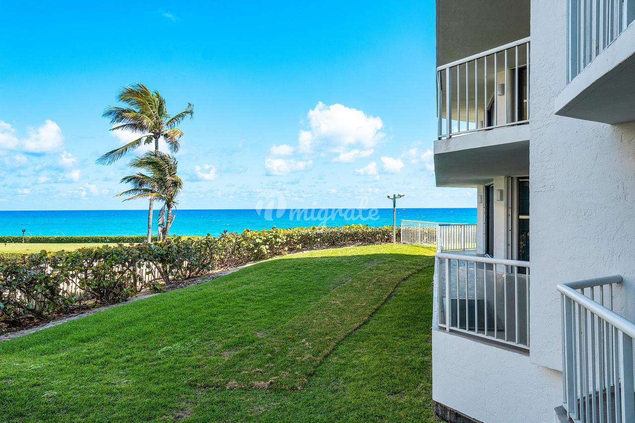 Кондоминиум в 3170 S Ocean Boulevard, N204 - Palm Beach, Florida