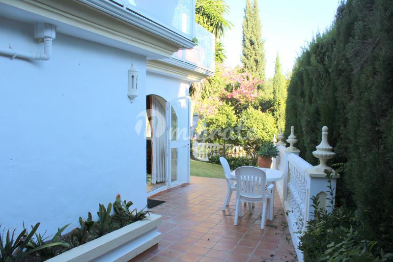 Таунхаус в жилом комплексе Marbella Hill Club