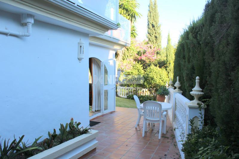 Таунхаус в жилом комплексе Marbella Hill Club