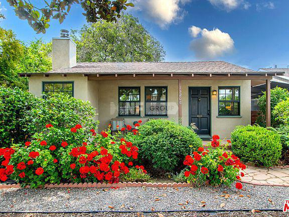 Очаровательный дом в престижном районе Лос-Анджелесе (15206 La Maida St, Sherman Oaks, CA 91403)