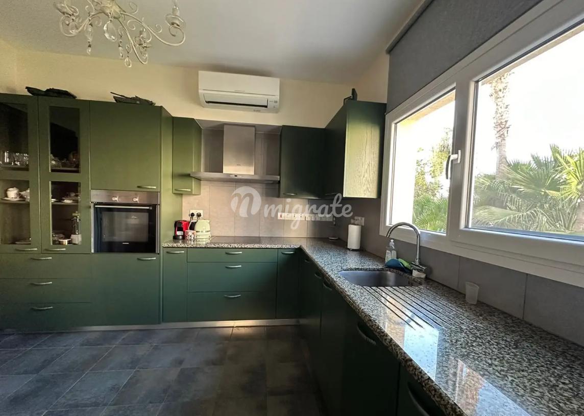 Квартира с 2 спальнями в туристическом районе Муттаджиака, Лимассол
 (2 Bedroom Apartment in Mouttagiaka Tourist Area, Limassol)