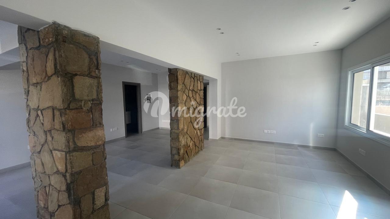 Трехкомнатная квартира на первом этаже в Петру Кай Павлу, Лимассол
 (3 Bedroom Ground Apartment in Petrou Kai Pavlou, Limassol)