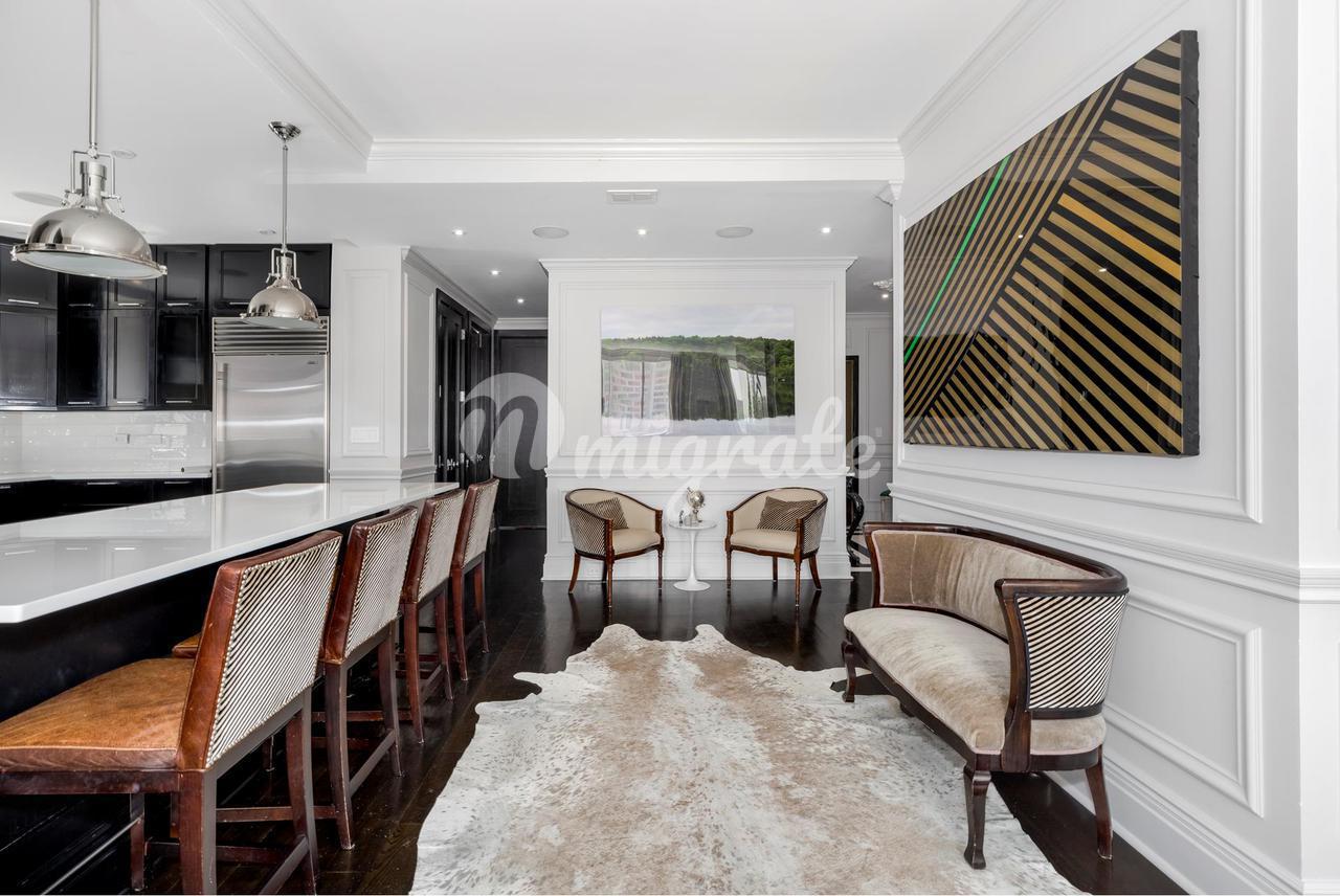 Кондоминиум в Wellington Tower, 350 E 82ND ST, 15D - Yorkville, New York