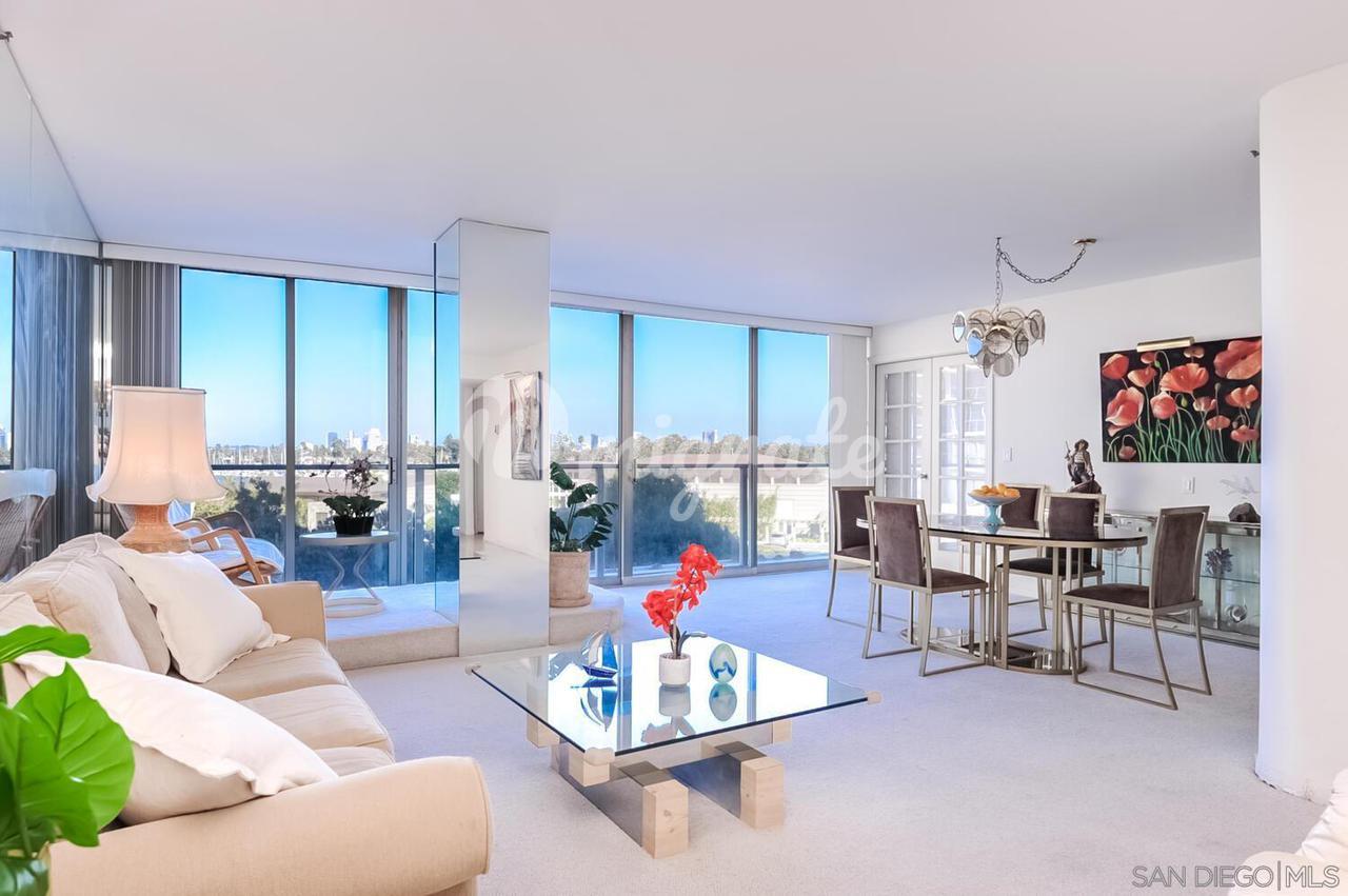 Вилла в 1820 Avenida del Mundo, 208 - Coronado, California